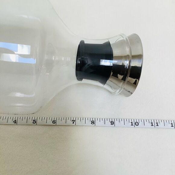 RUBBER CANISTER CARAFE DECANTER PITCHER TOP POUR NO SPILL 10” HEIGHT - Picture 5 of 6